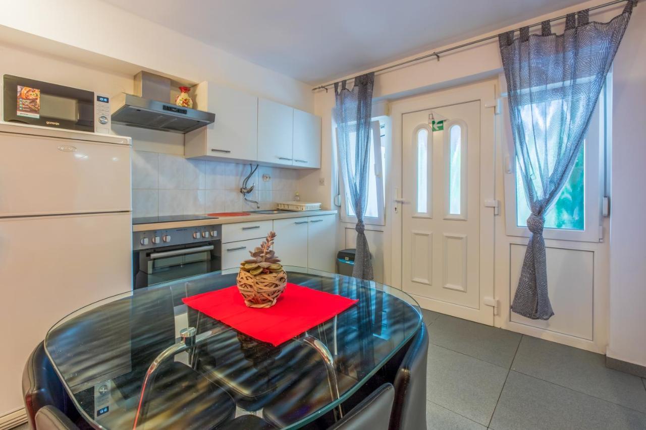 Apartments With A Parking Space Crikvenica - 5478 Luaran gambar